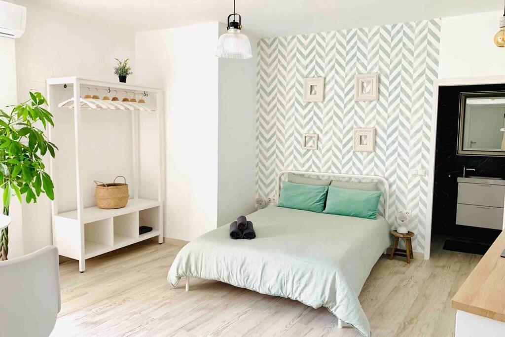 Roof Luxury Center By Namaste Elite Apartment *